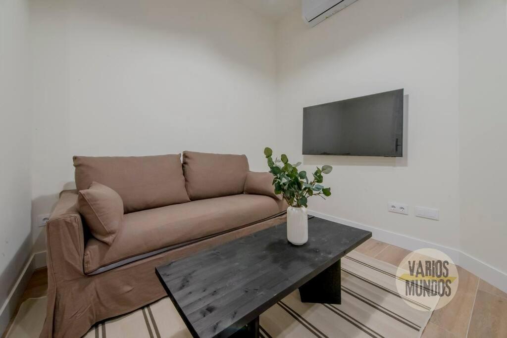 Cool Y Centrico Apt 6Px En Plena Plaza Del Carmen E2 Madrid Exteriör bild